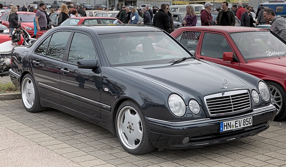 Mercedes-Benz E-Class (W210)