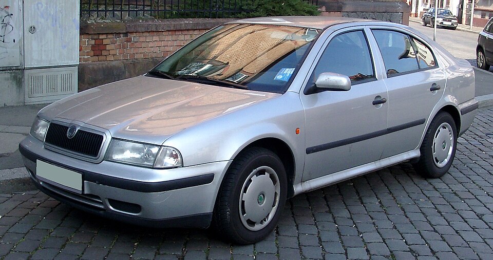 Škoda Octavia (1U)