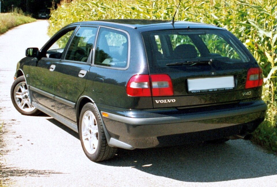 Volvo V40 (I · VS)