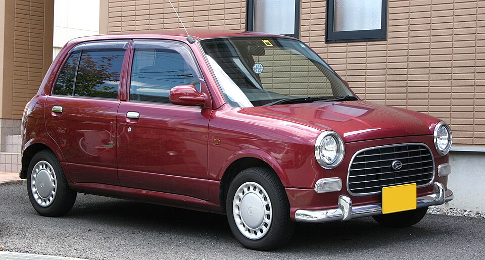 Daihatsu Mira Gino (L700)