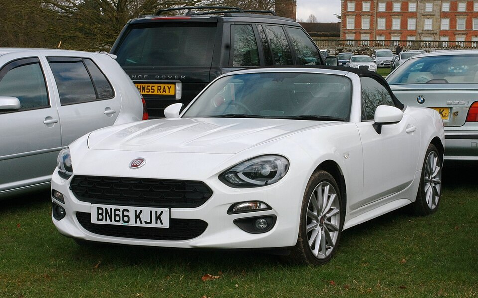Fiat 124 Spider 2016 (348)