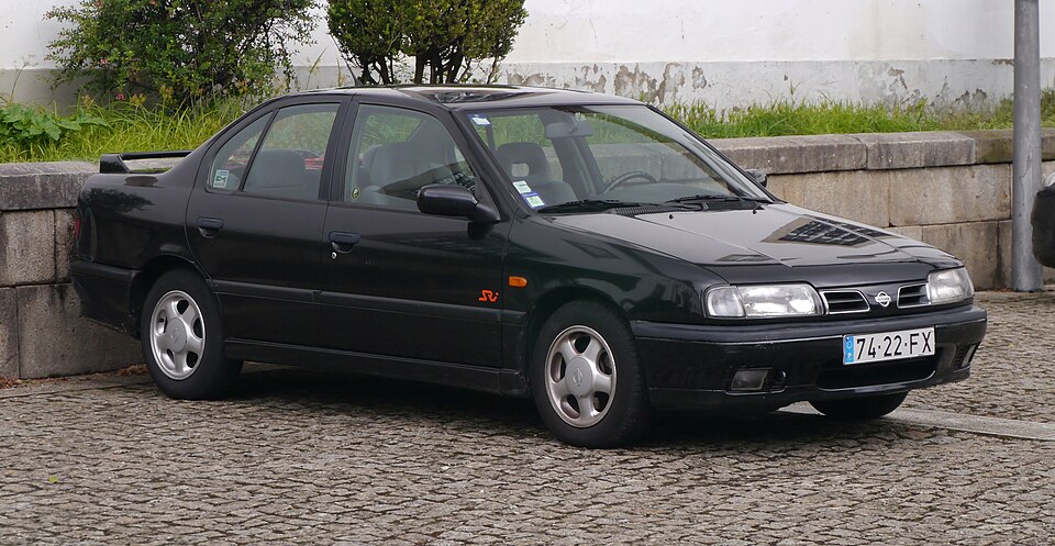 Nissan Primera 1st gen (P10)