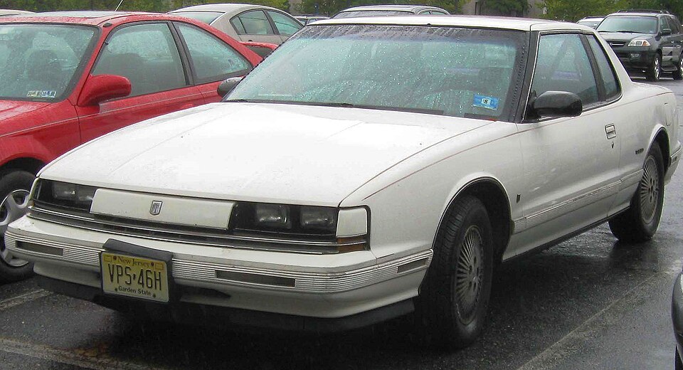Oldsmobile Toronado 4th gen
