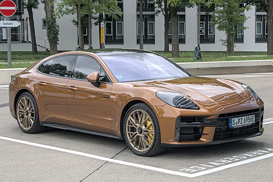 Porsche Panamera (976)