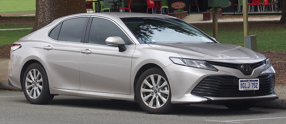 Toyota Camry (XV70)
