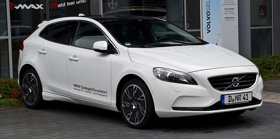 Volvo V40 (II · Y555)