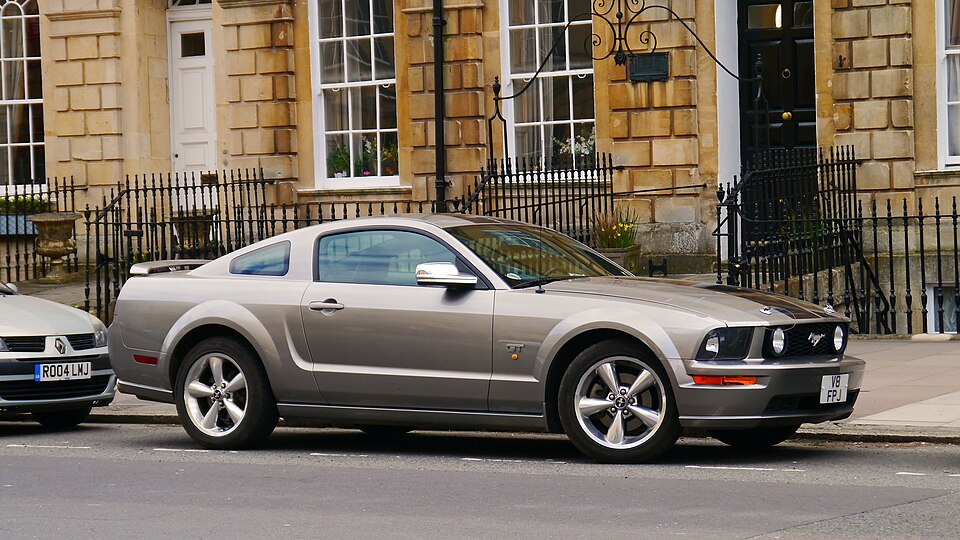 Ford Mustang S197