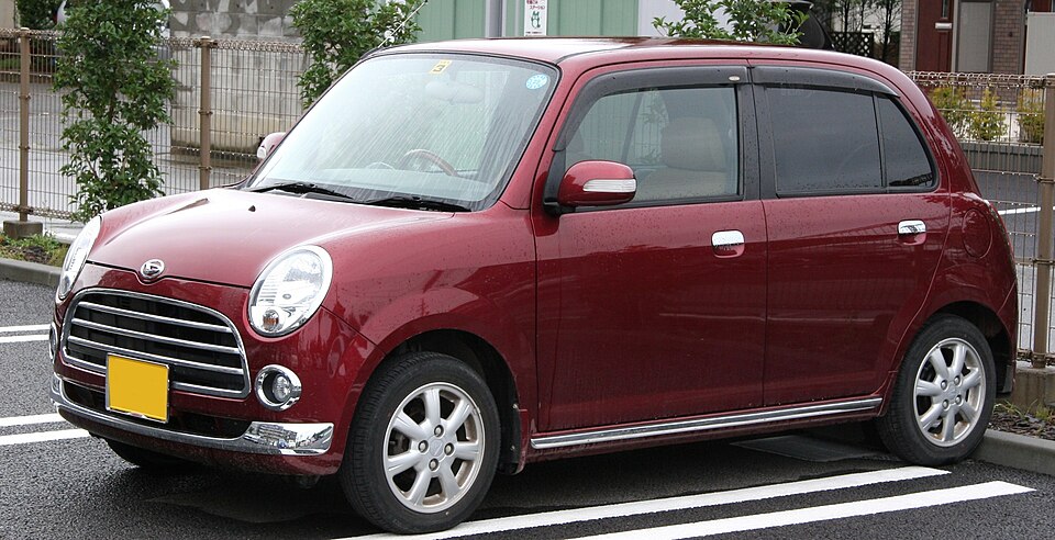 Daihatsu Mira Gino (L650)
