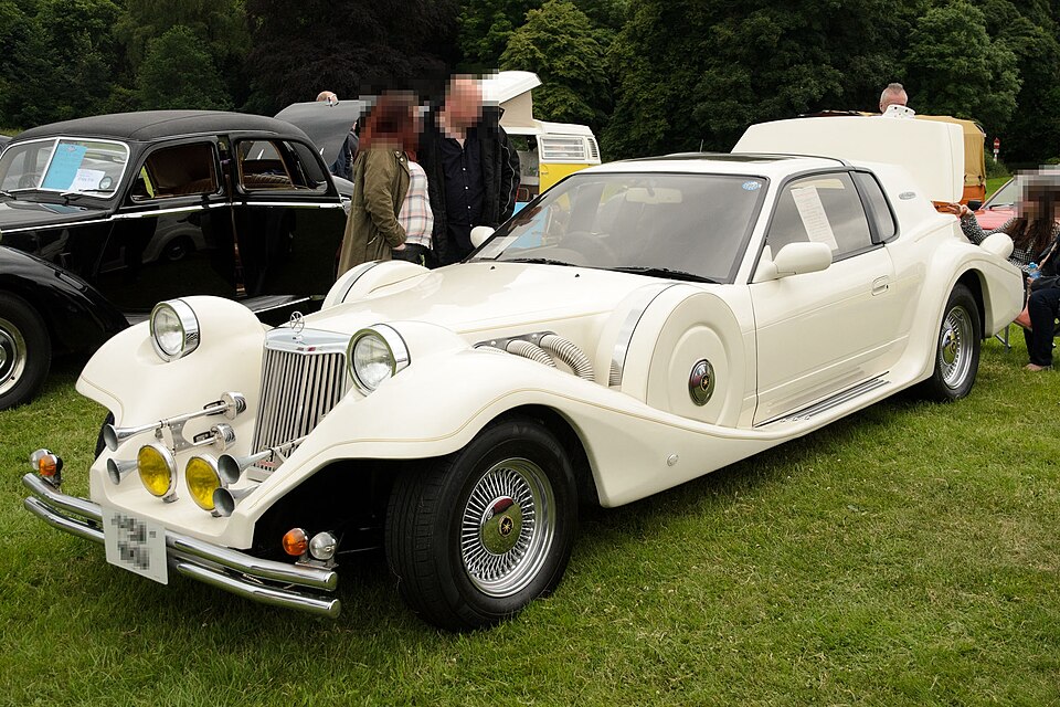 Mitsuoka Le Seyde (S13)
