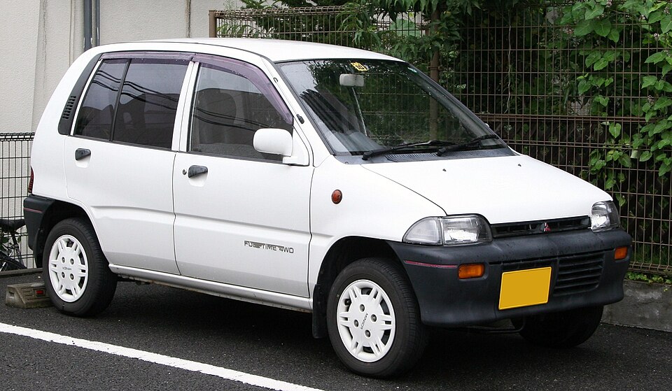 Mitsubishi Minica (H20)