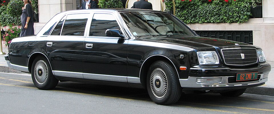 Toyota Century (G50)
